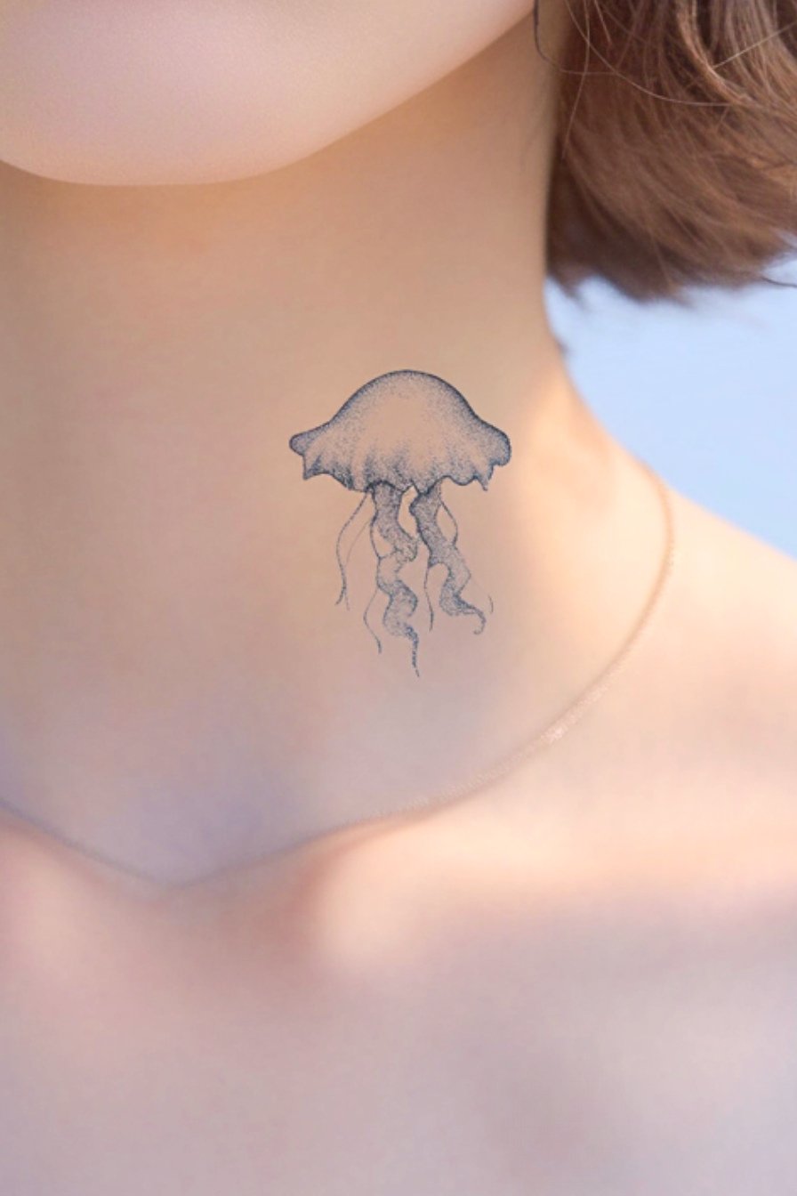 Minimalist Jellyfish Tattoo Design Idea 38